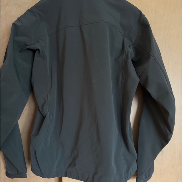 Arc'teryx Gamma MX Jacket in Gray with cool green accent details! - Picture 7 of 16